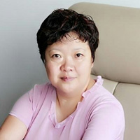 李霞