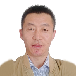 张国英