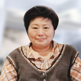 张荧
